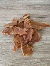 Load image into Gallery viewer, Chicken Jerky (crispy)
